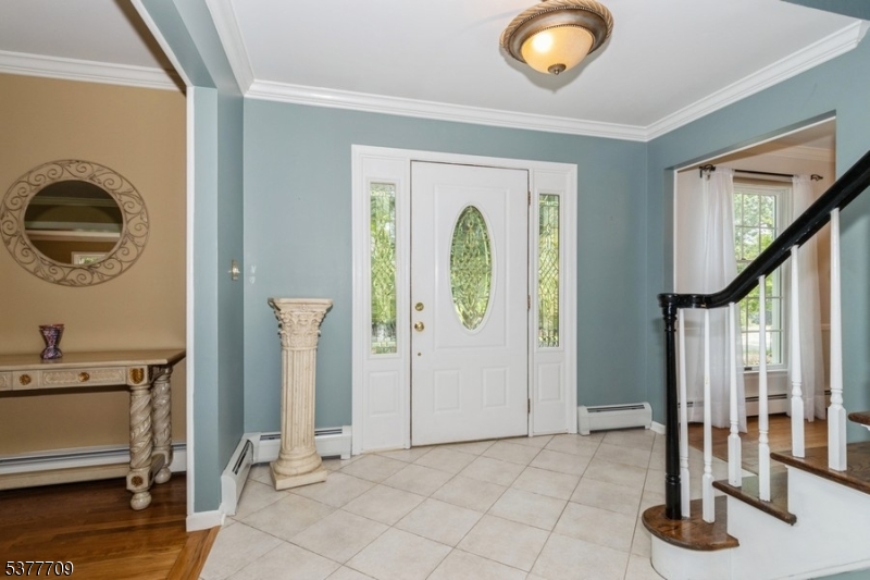 7 Laurel Hill Dr