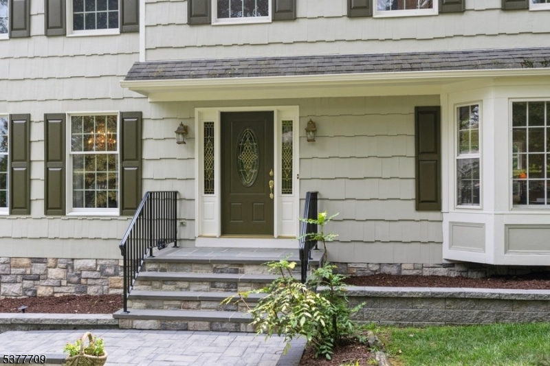 7 Laurel Hill Dr