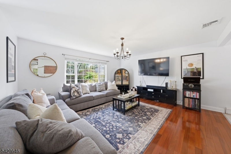 7 Brendona Ave