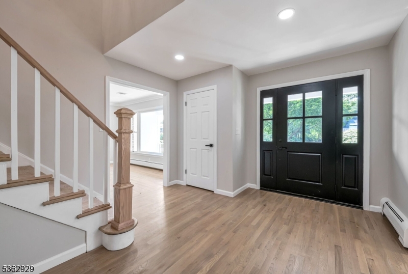 31 Gloria Dr