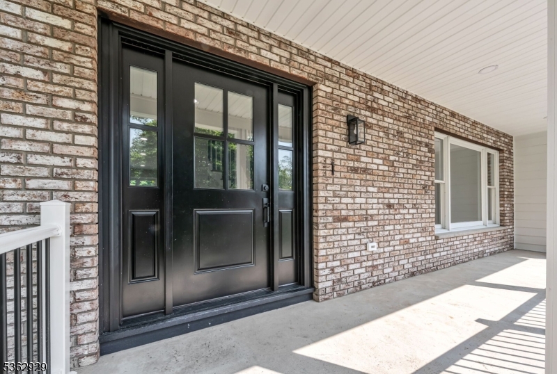 31 Gloria Dr