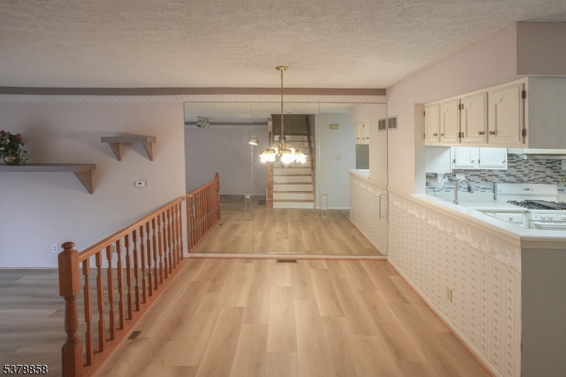 82 Castleton Rd