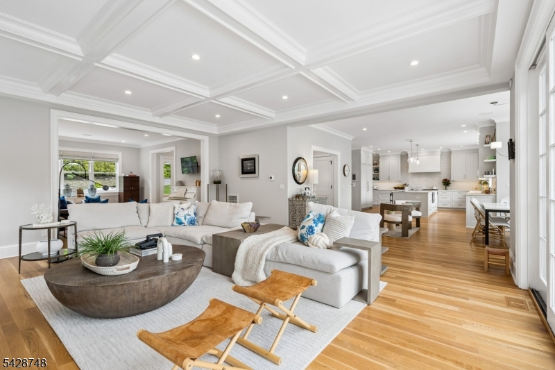 132 Hartshorn Dr
