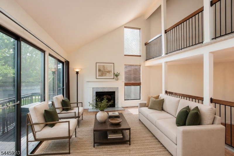 3722 Bloomingdale Dr