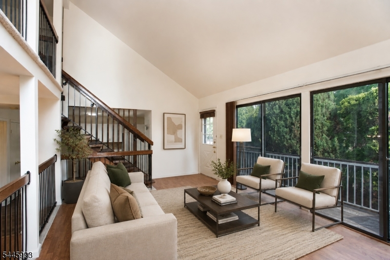 3722 Bloomingdale Dr