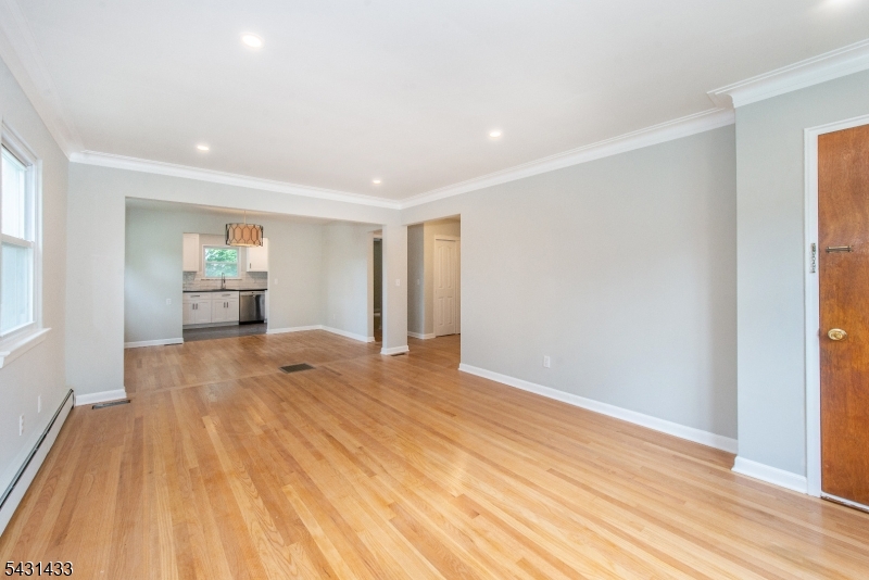 25 Whitfield St 1