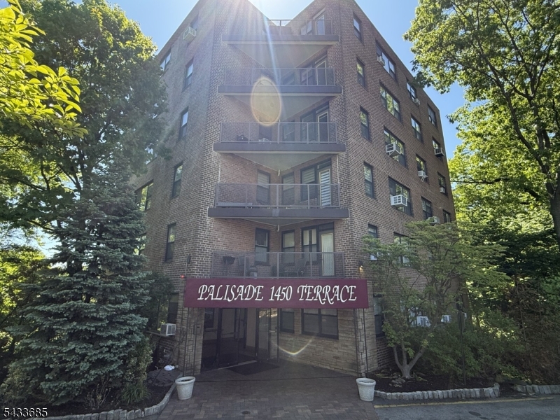 1450 Palisade Ave 6E