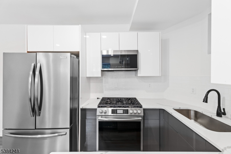 407 Park Ave