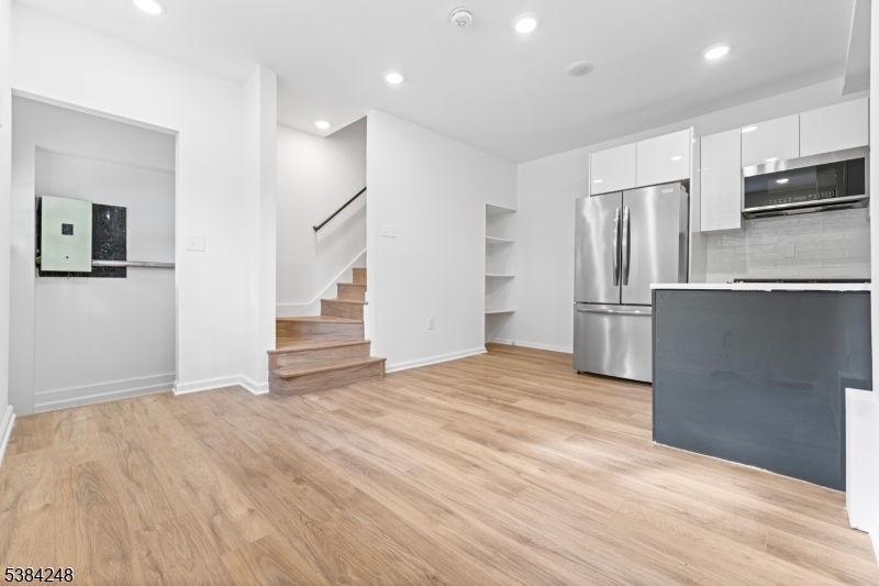 407 Park Ave