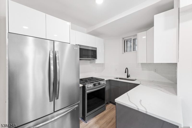 407 Park Ave
