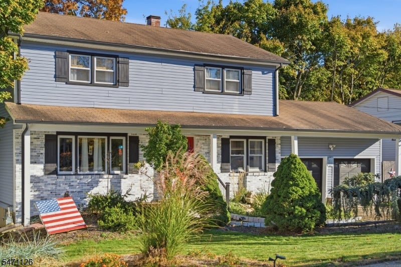 28 Midway Ct