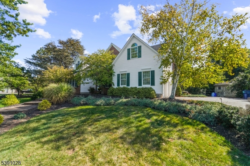 11 Briar Hill Ct