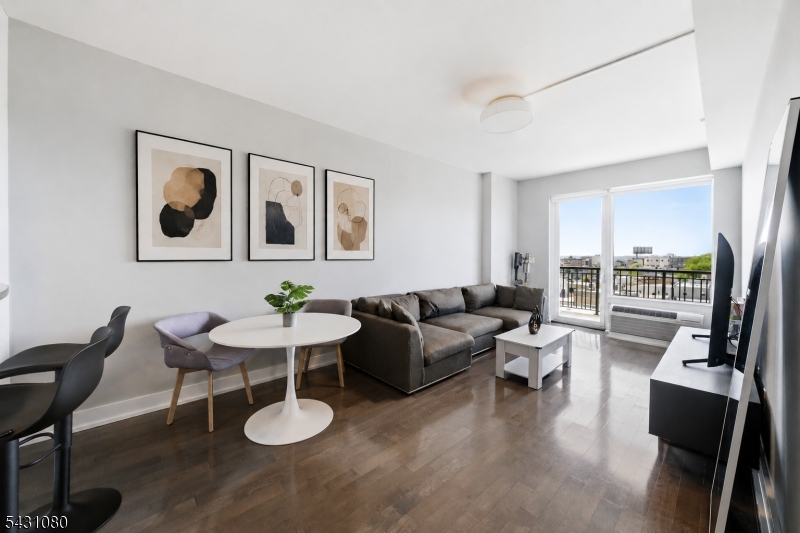 3312 Hudson Ave 6