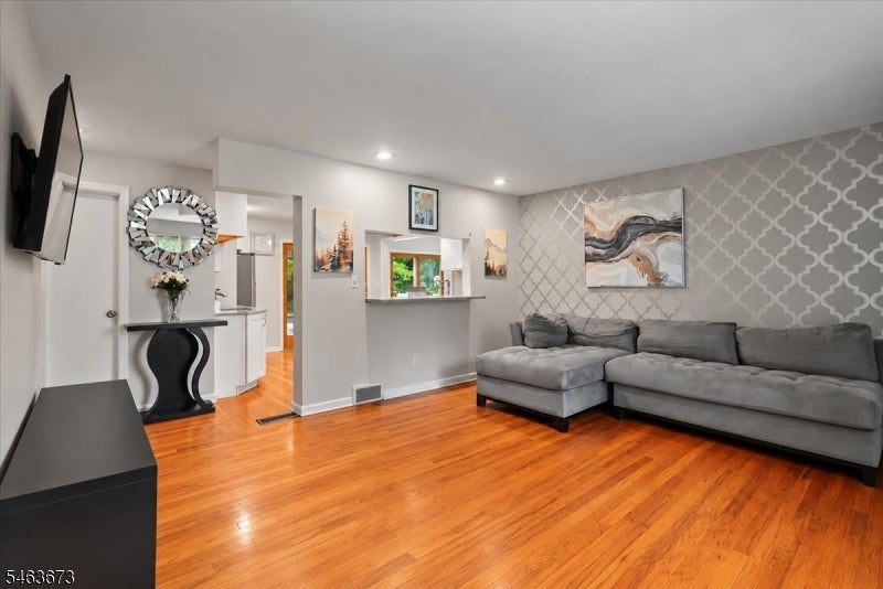 35 Deerfield Dr