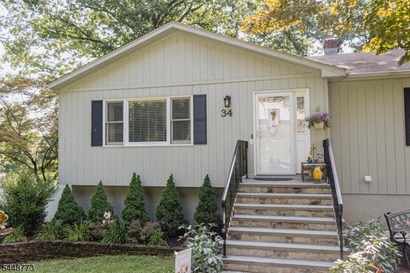 34 Crestwood Rd
