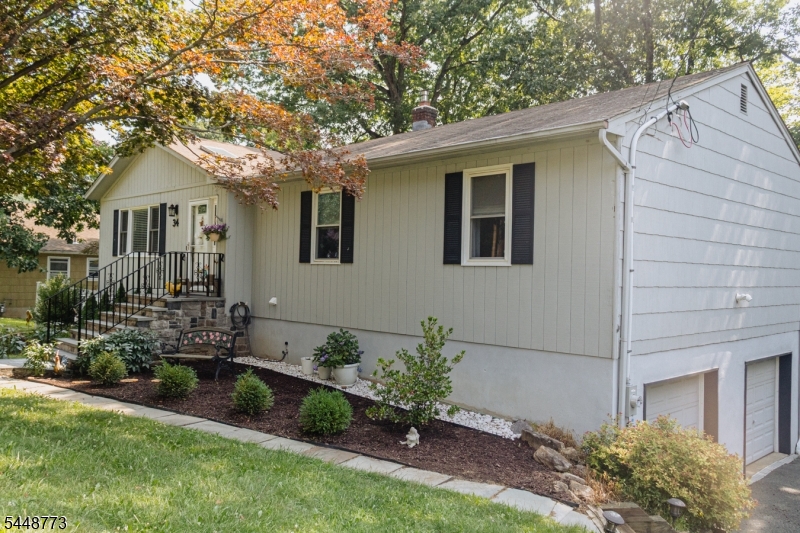 34 Crestwood Rd