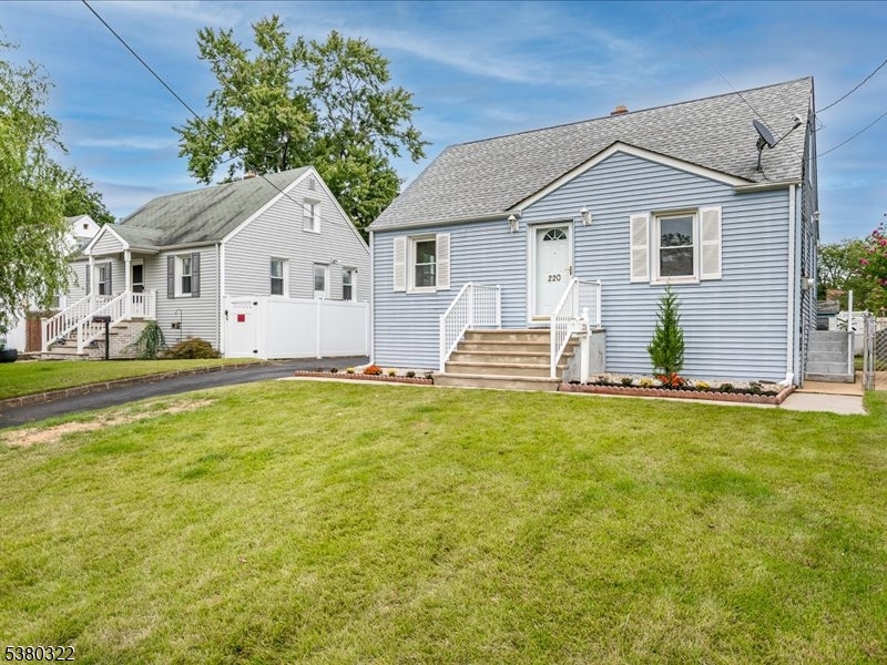 220 Stephenson Ave