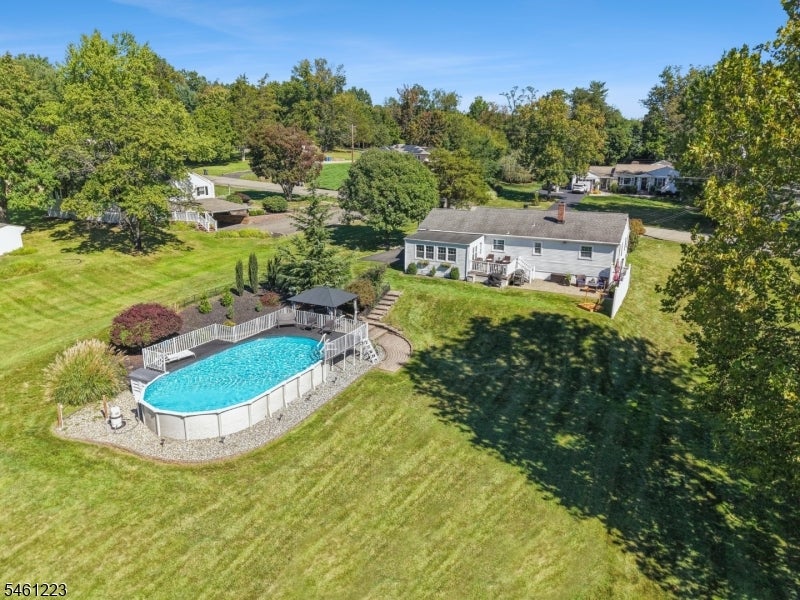 23 Huyler Rd