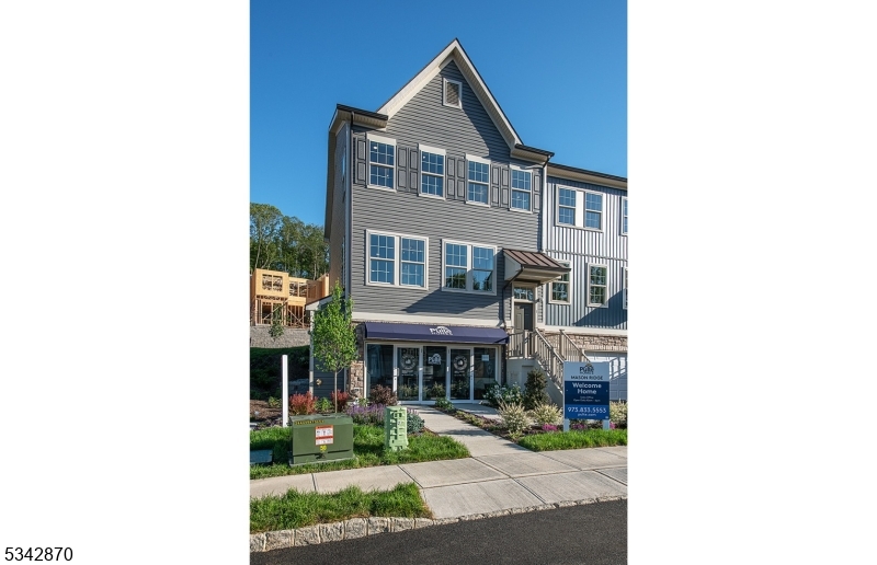 1 Gauer Ct 3
