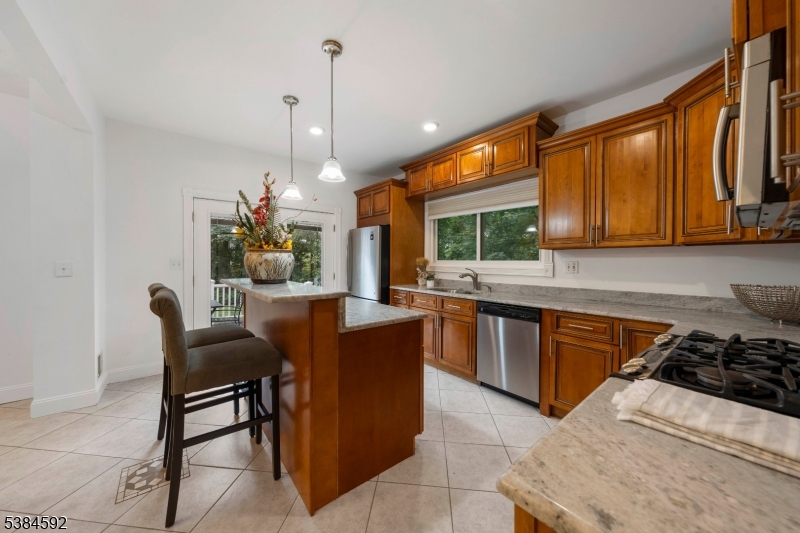 520 W Saddle River Rd