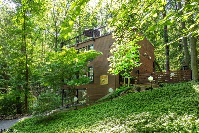 37 Guinea Hollow Rd