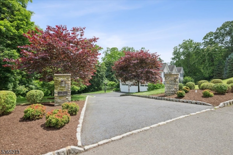 7 Sycamore Dr