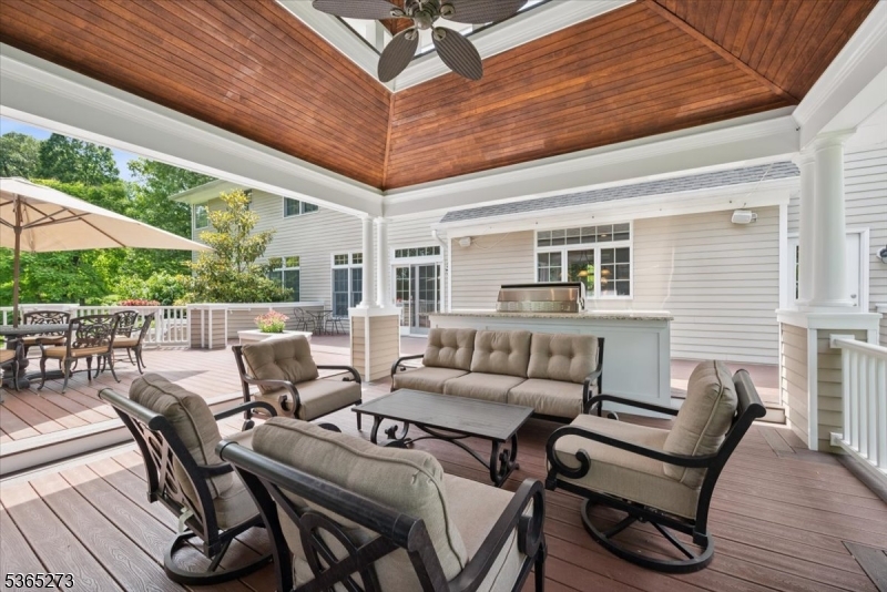 7 Sycamore Dr