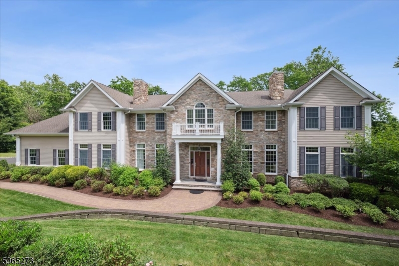 7 Sycamore Dr