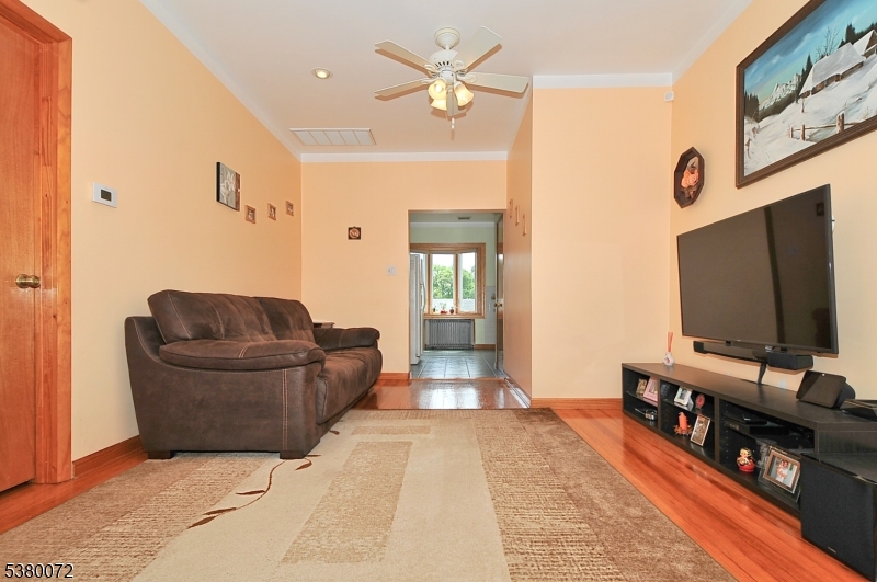 409 Raritan Rd