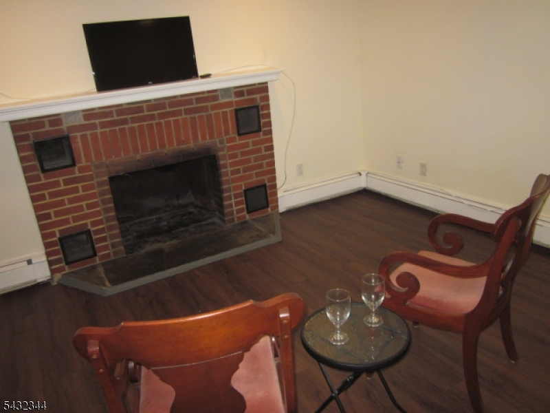 Homes for Sale in Northern NJ | ThisIsRiverEdge.com 16 Shunpike Rd