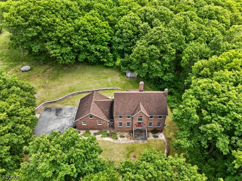 136 Henderson Rd