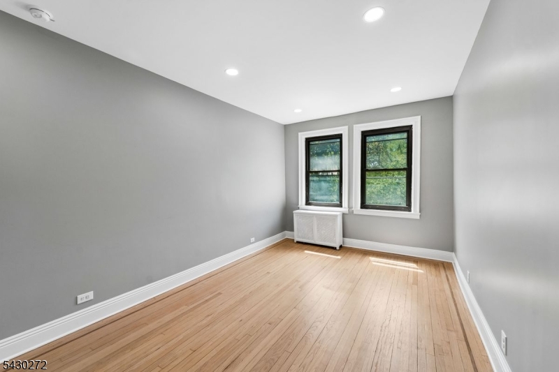 131 Kensington Ave D5