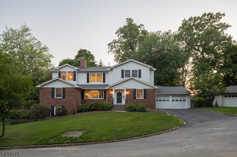 18 Pine Ridge Dr