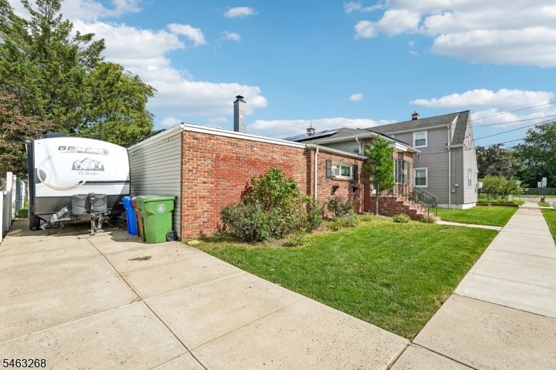933 Mccandless Pl