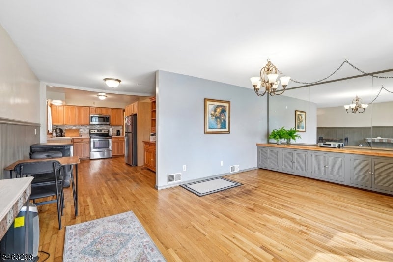 933 Mccandless Pl