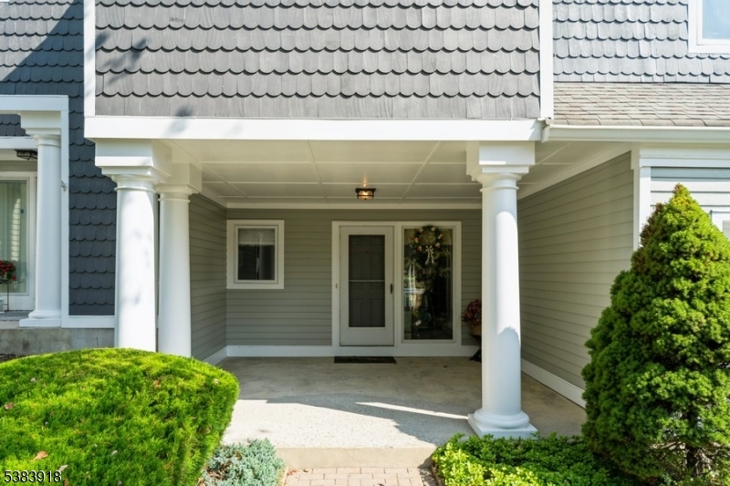 55 Manor Sq