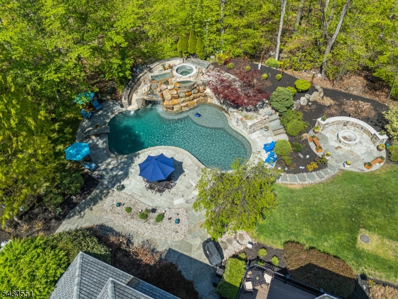 5 Julia Ct