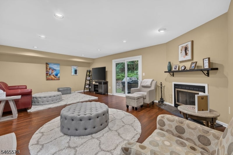 38 Averell Dr