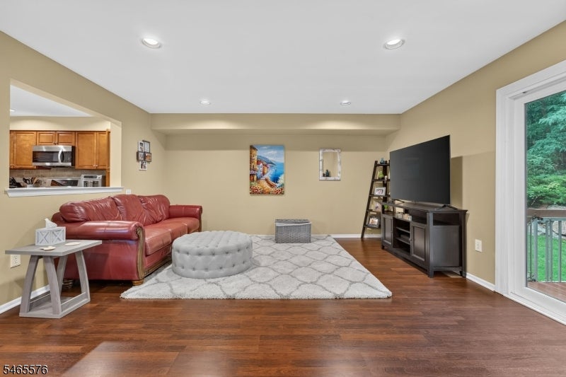 38 Averell Dr