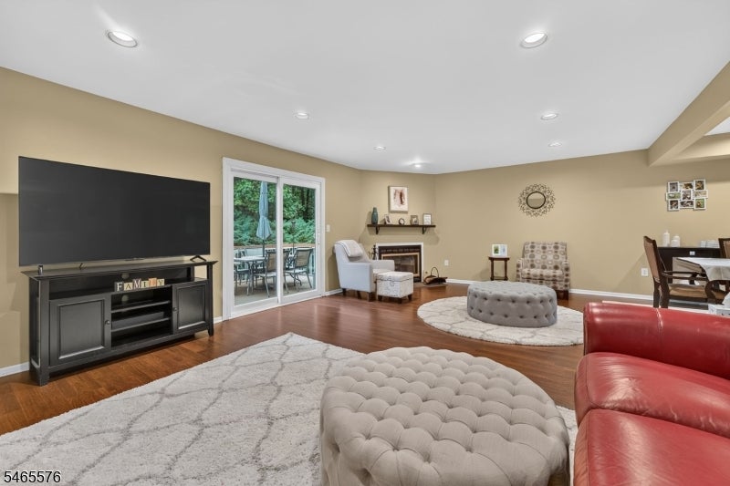 38 Averell Dr