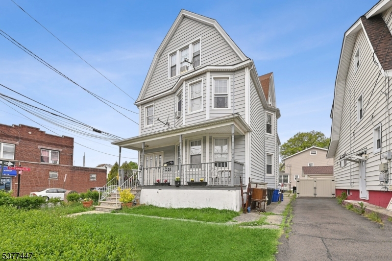 55 Montgomery St