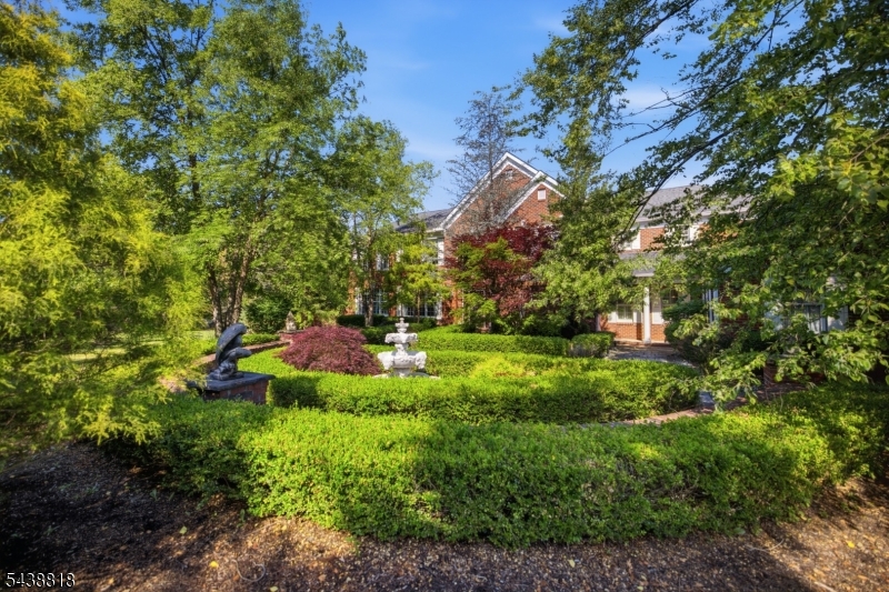 60 Morgan Dr
