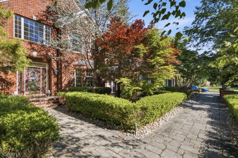 60 Morgan Dr
