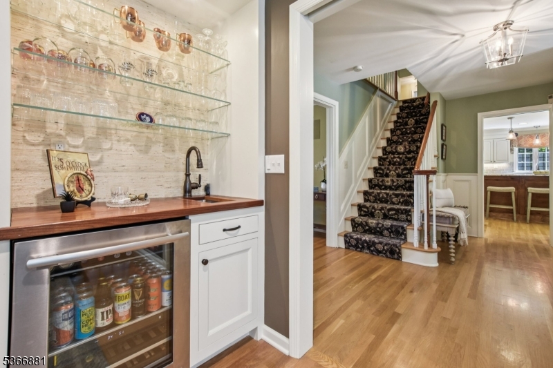 77 Dale Dr