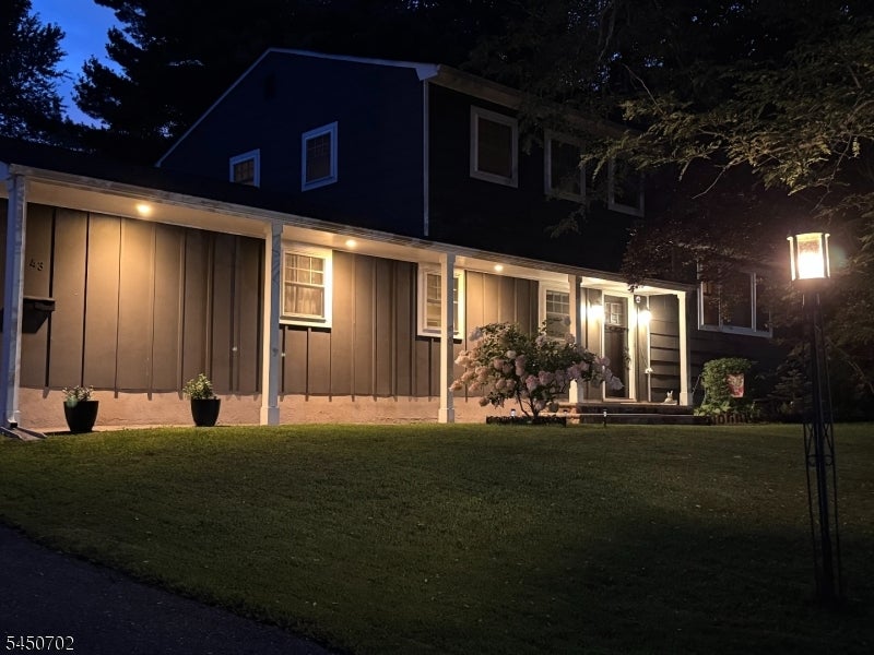 43 Sandra Ln
