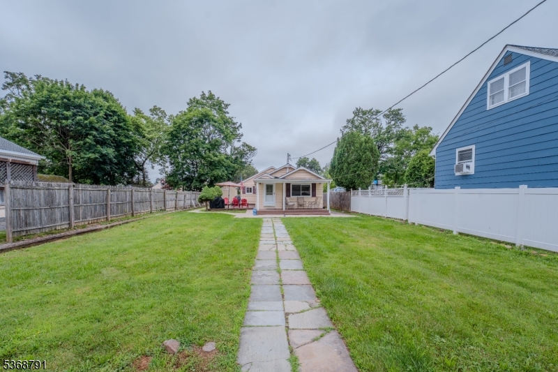 68 Maple St