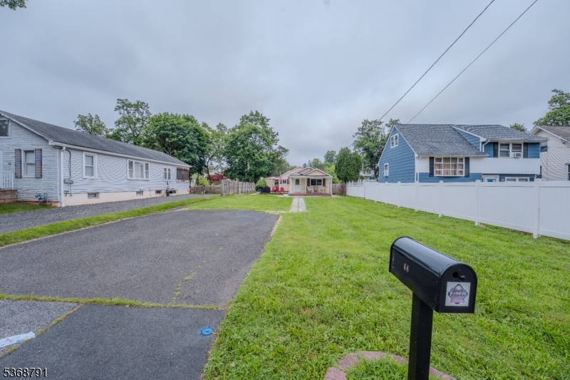 68 Maple St