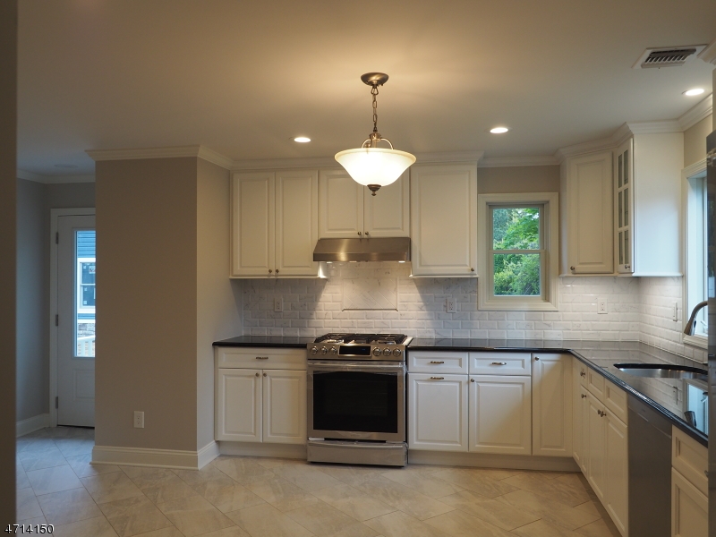4 Alma Ave B