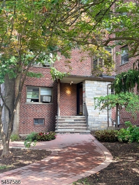 501 Linwood Drive 2F