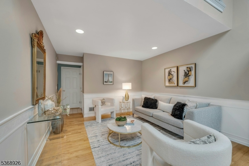 1 Independence Ct
